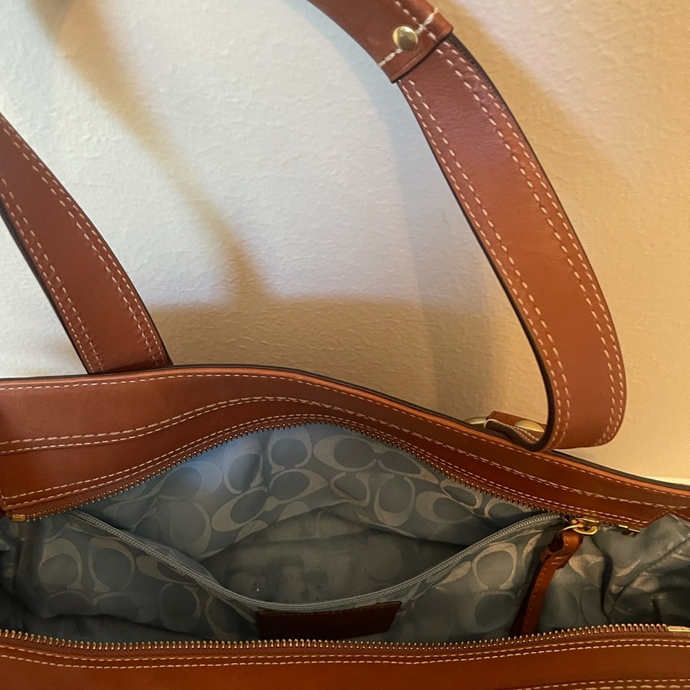 Coach - Picture 2 of 4